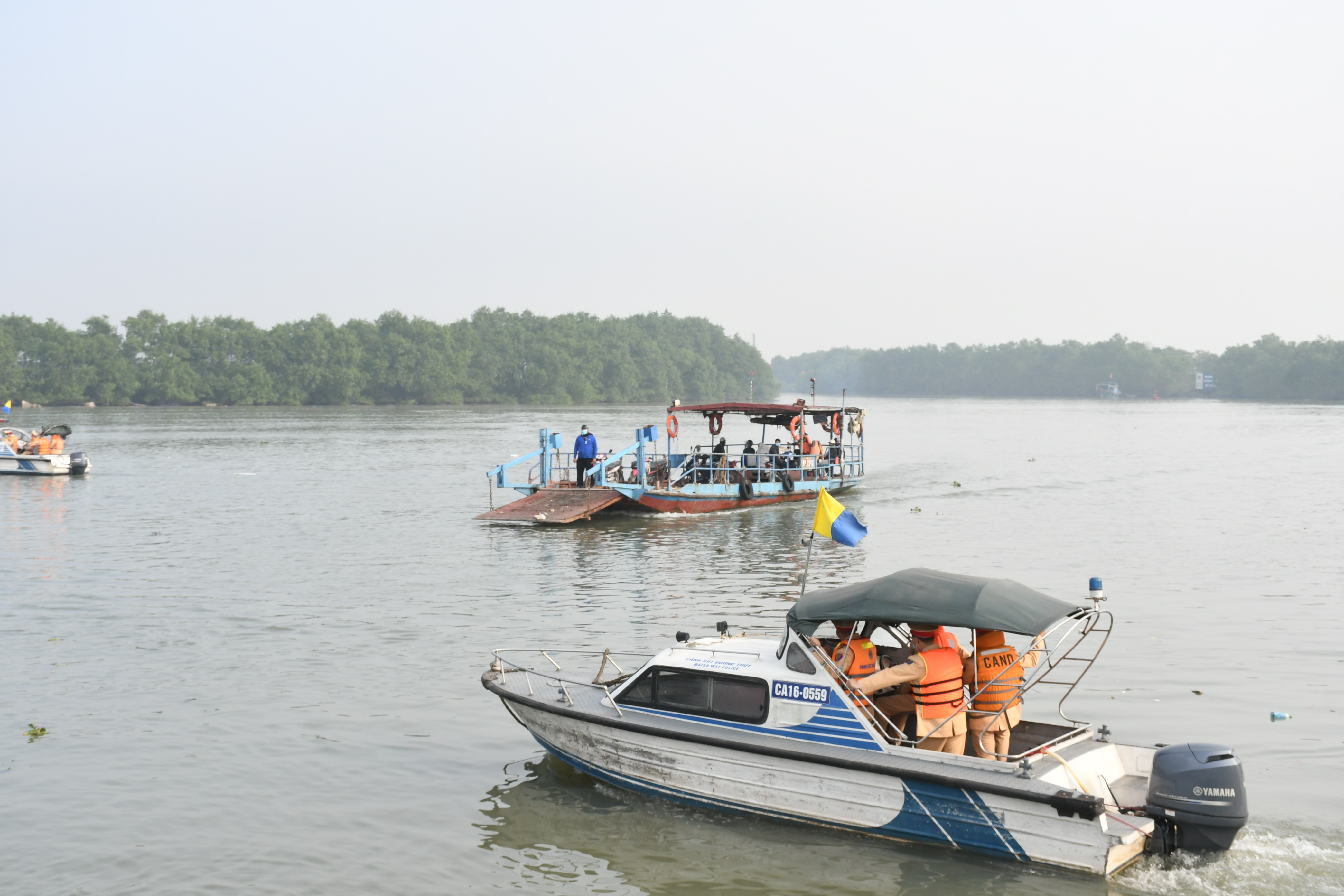 Tăng cường kiểm tra an toàn giao thông lĩnh vực vận tải hành khách trên đường thủy nội địa